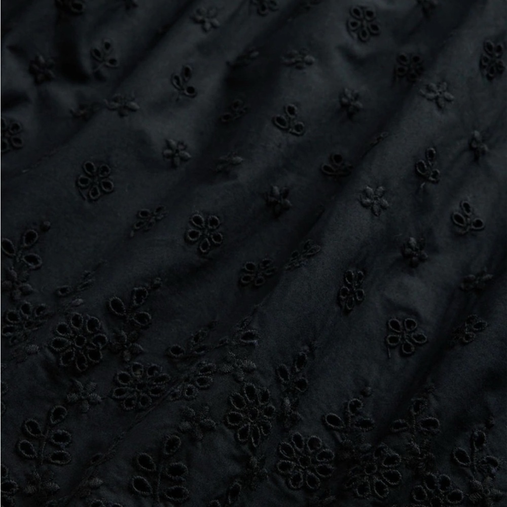 GAP X Doen Black Sleeveless Eyelet Top - Picture 9 of 15